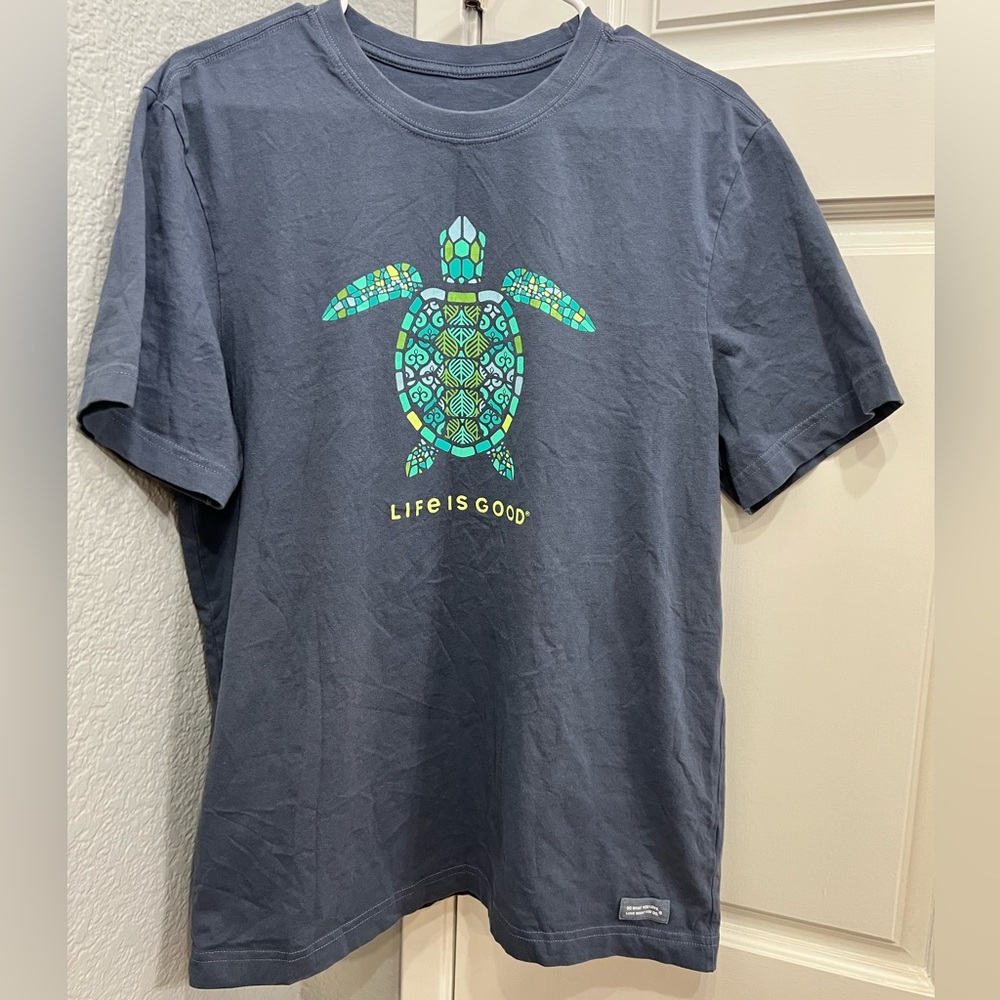 Life Is Good Gray Crusher Turtle tee shirt
